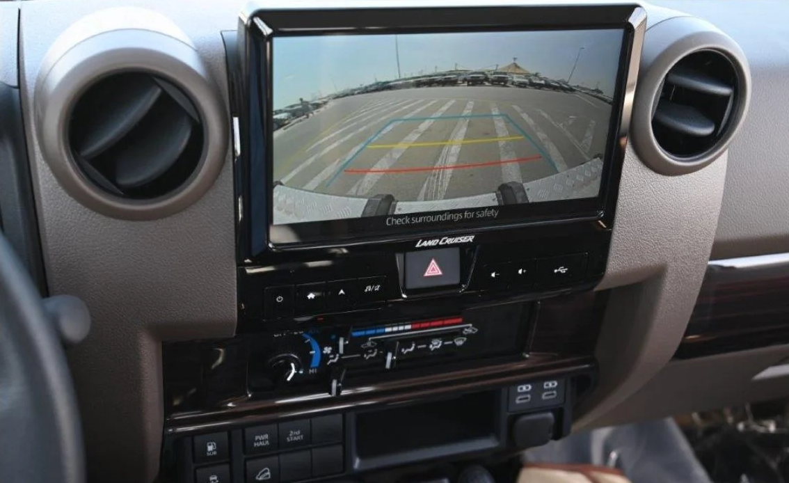 Toyota Land Cruiser Pick Up Single Cab 2.8L 4WD Automatic - Image 7
