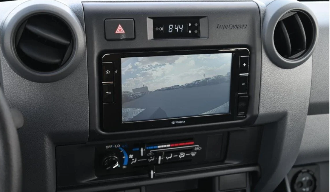 Toyota Land Cruiser Pick Up Single Cab 2.8L 4WD Automatic - Image 12