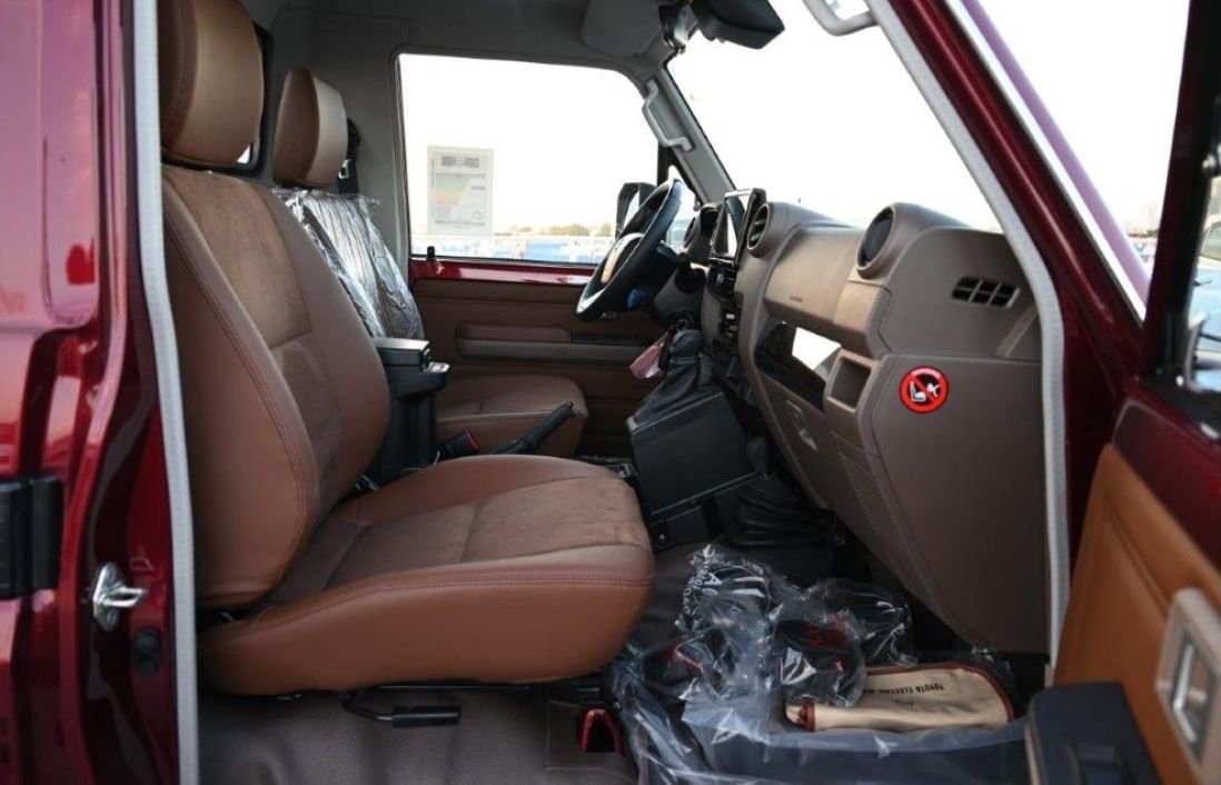 Toyota Land Cruiser Pick Up Single Cab 2.8L 4WD Automatic - Image 7