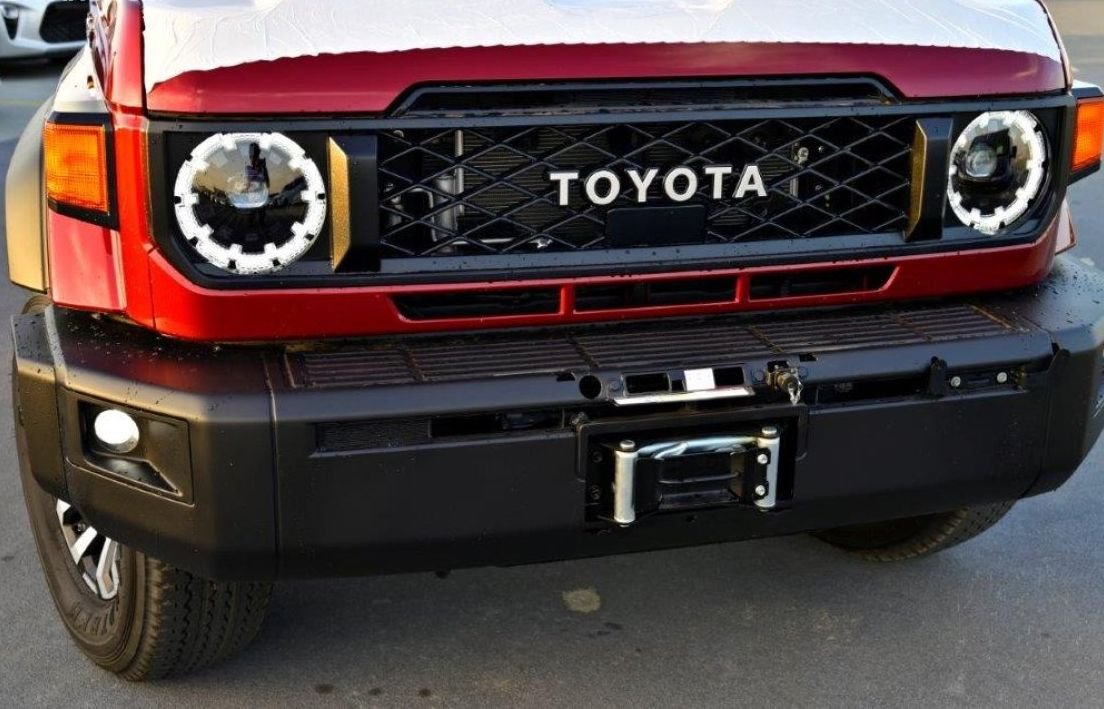 Toyota Land Cruiser Pick Up Single Cab 2.8L 4WD Automatic - Image 6