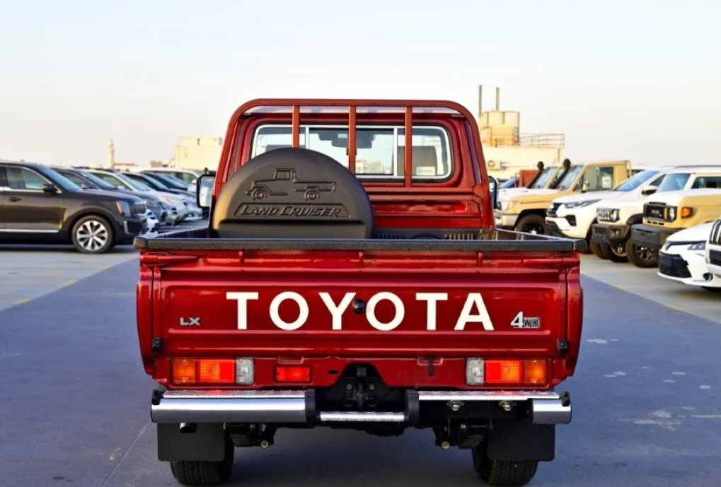 Toyota Land Cruiser Pick Up Single Cab 2.8L 4WD Automatic - Image 5