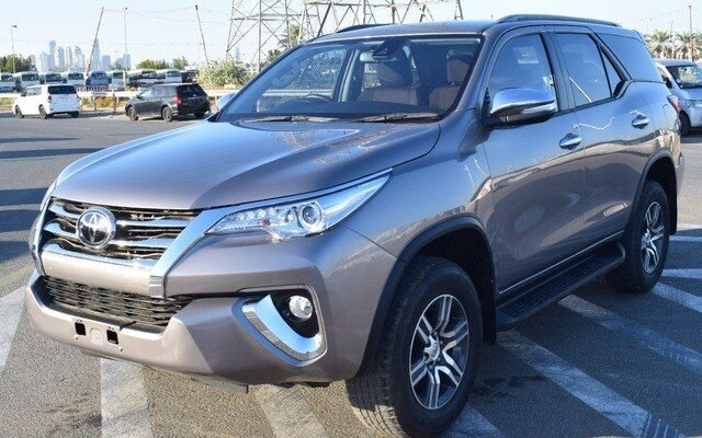 2020 TOYOTA FORTUNER - Image 4