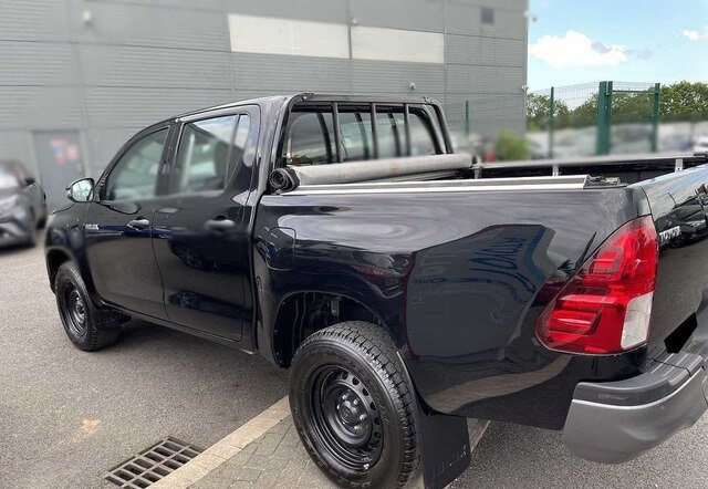 TOYOTA HILUX MANUAL DIESEL 2020 LHD - Image 2