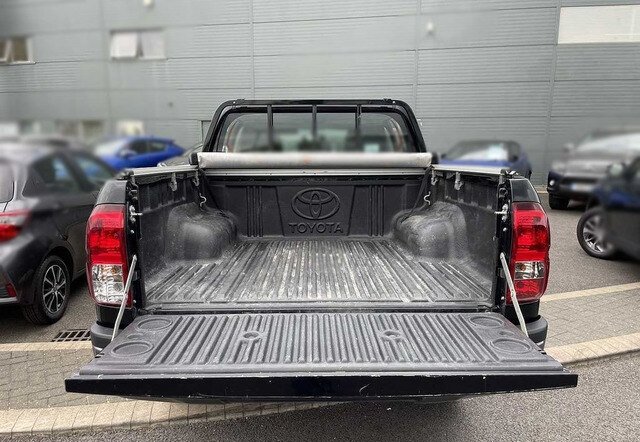 TOYOTA HILUX MANUAL DIESEL 2020 LHD - Image 7