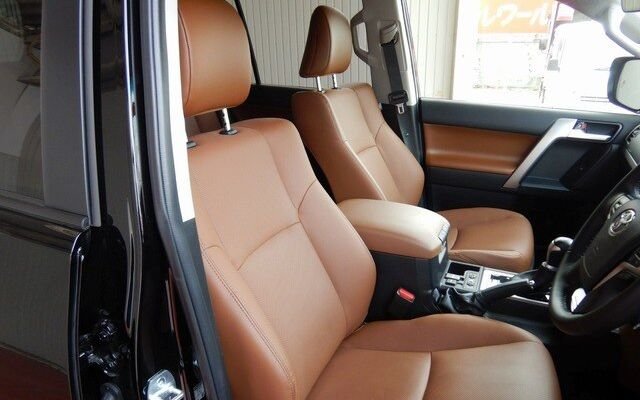 2021 TOYOTA LAND CRUISER PRADO TX-L PKG 70TH ANNIVERSARY - Image 5