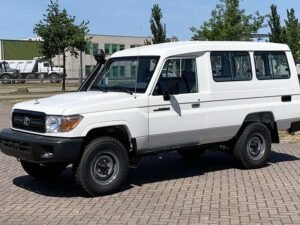 Toyota Land Cruiser HZJ78L 4x4 Hard Top